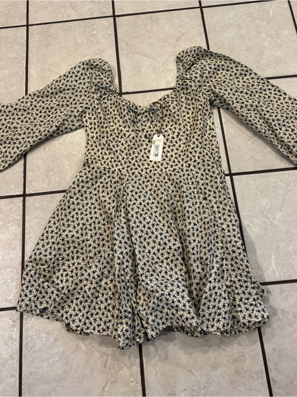 Tecovas Cream and Black cotton/linen NWT mini dress with long sleeves LARGE